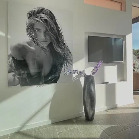 Residenza Parco Sant Andrea * ميناجيو