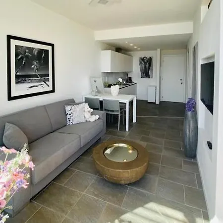 Residenza Parco Sant Andrea * ميناجيو